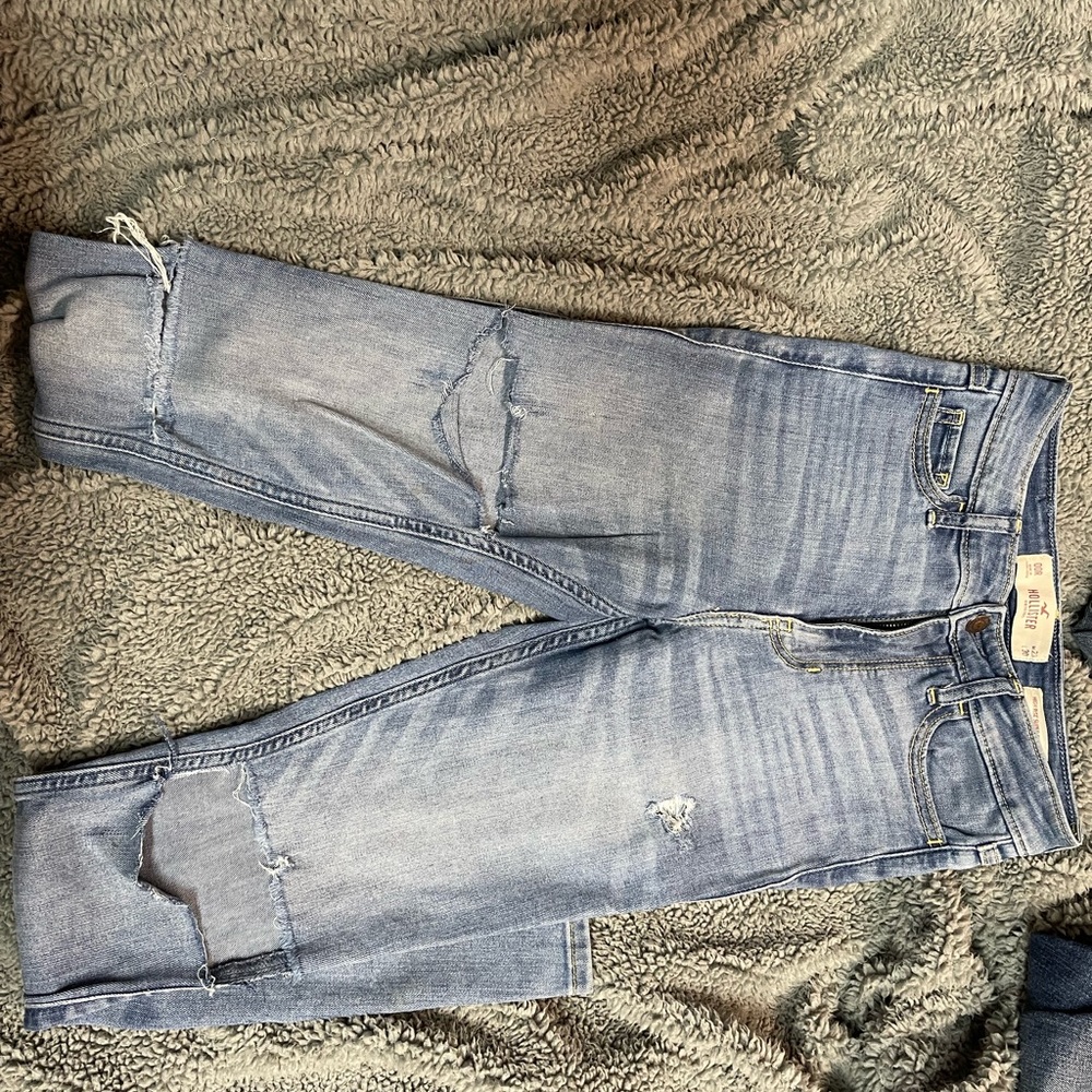Hollister skinny jeans.